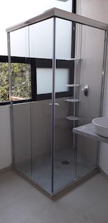 Fabricación e Instalación de Canceles para Baño